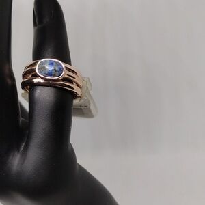 Elegant Gold-Toned Ring with Striking Blue Stone – Size M